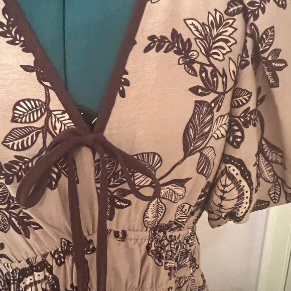 Pretty three-tiered Dress - Picture 3 of 8